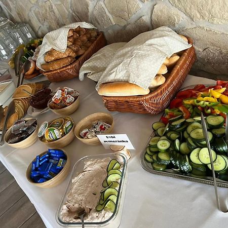 Wellness Penzion Marta Kuklík エクステリア 写真