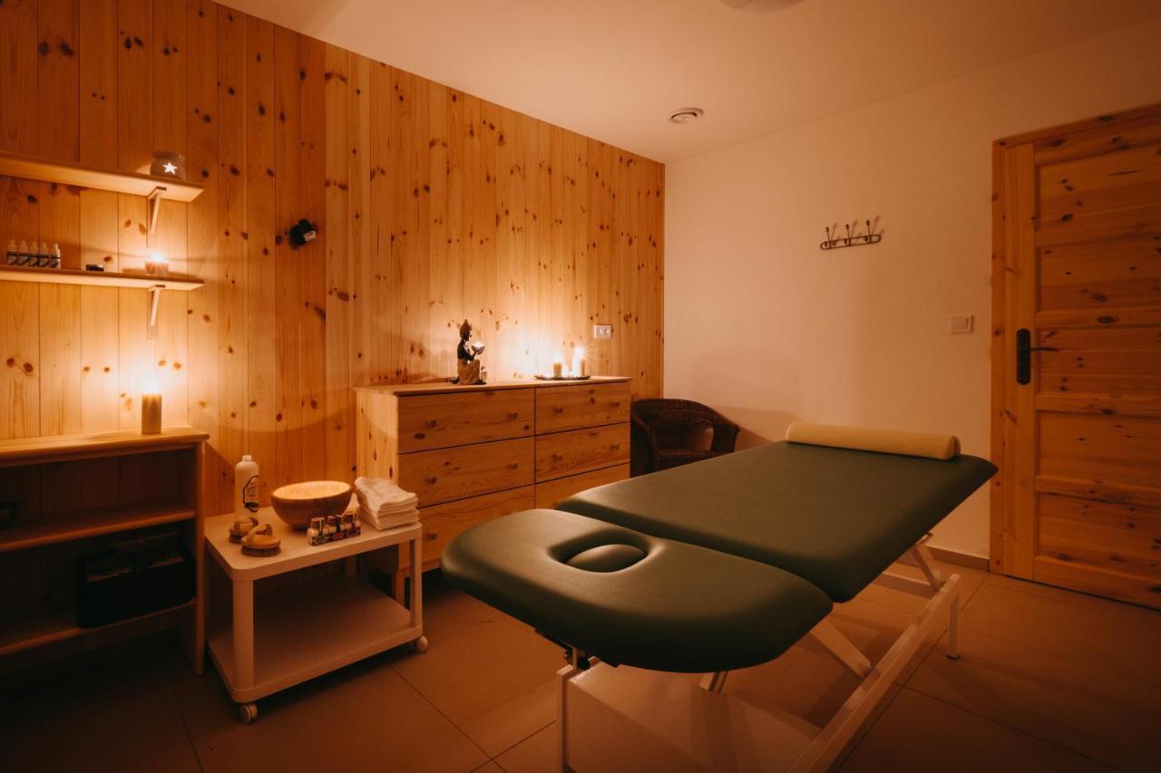 Wellness Penzion Marta Kuklík エクステリア 写真
